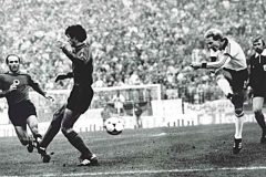 1983ger-alb3-3